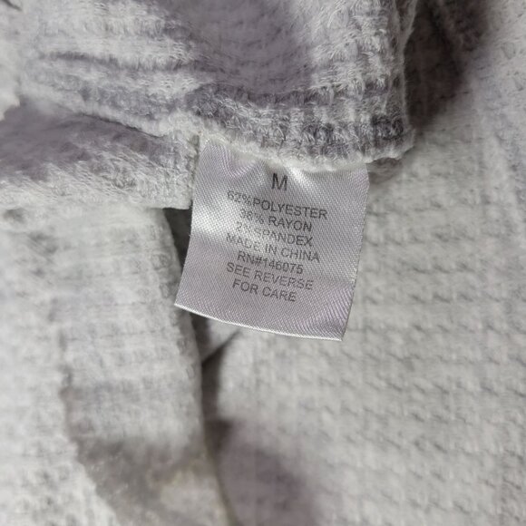 Sweet Romeo Gray Asymmetrical Hem Long Sleeve Waffle Knit Sweater Top Size M - Picture 3 of 7